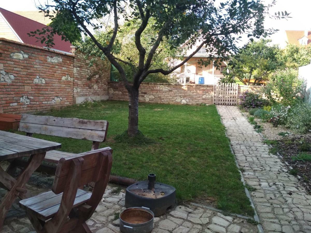 Ubytovani U Lomu Микулов Экстерьер фото
